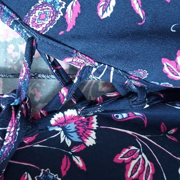 C'est LA Vie 3/4 sleeve blue w/ flower print large - Picture 3 of 11